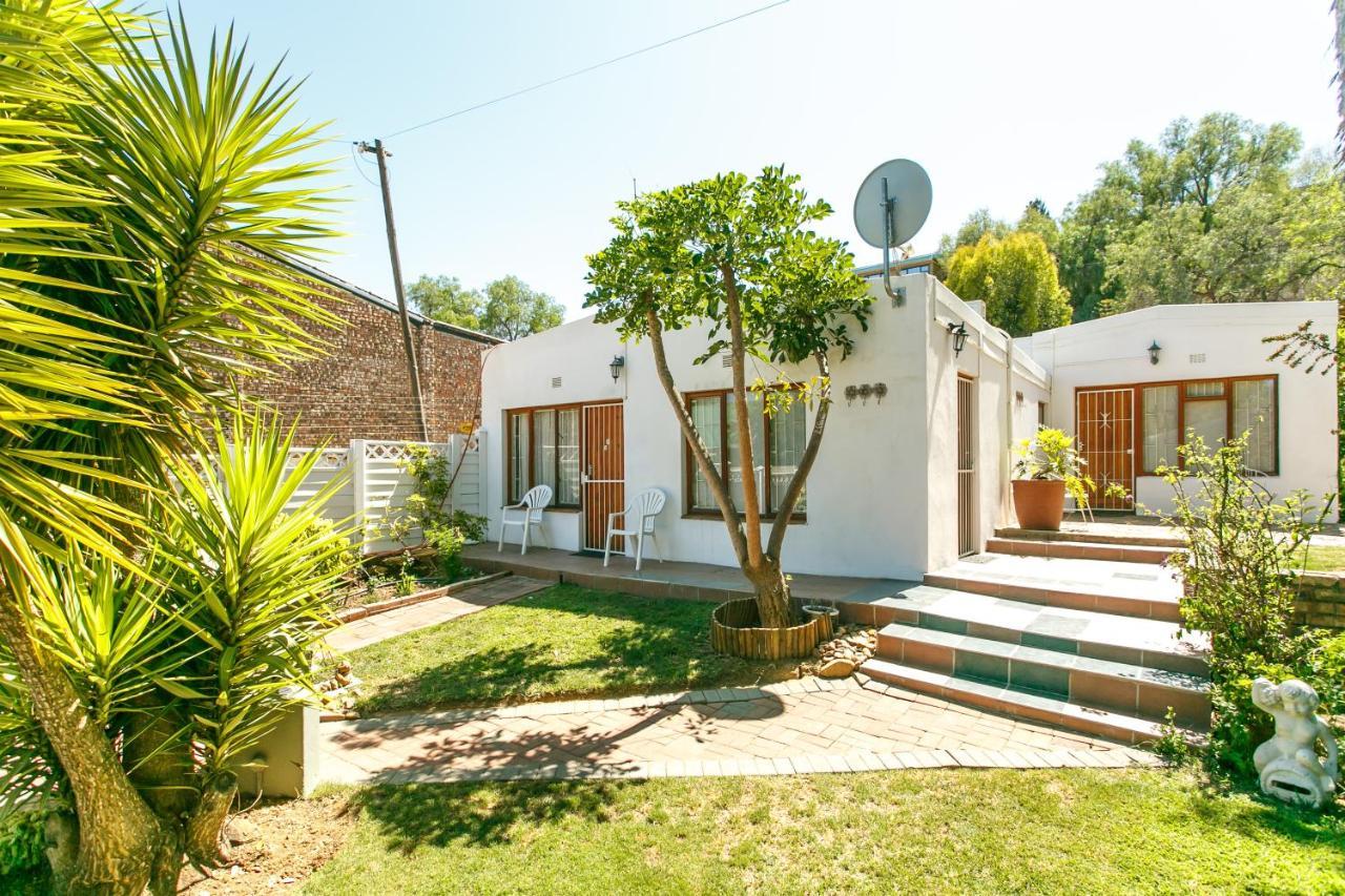 Langenhoven B&B Oudtshoorn Exterior photo